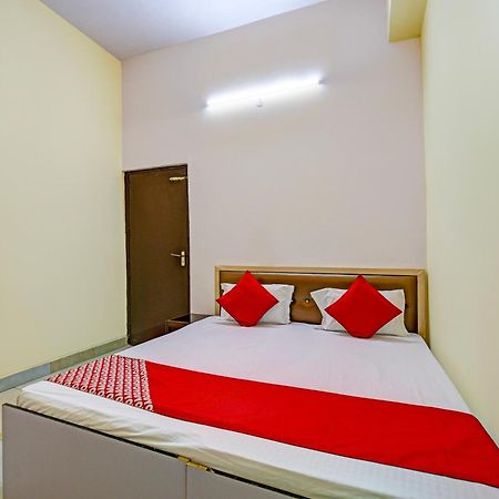 Hotel O Aj Star Hotel Фаридабад Екстериор снимка