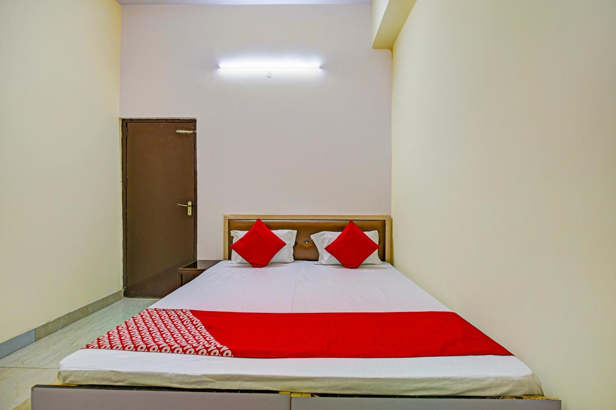 Hotel O Aj Star Hotel Фаридабад Екстериор снимка