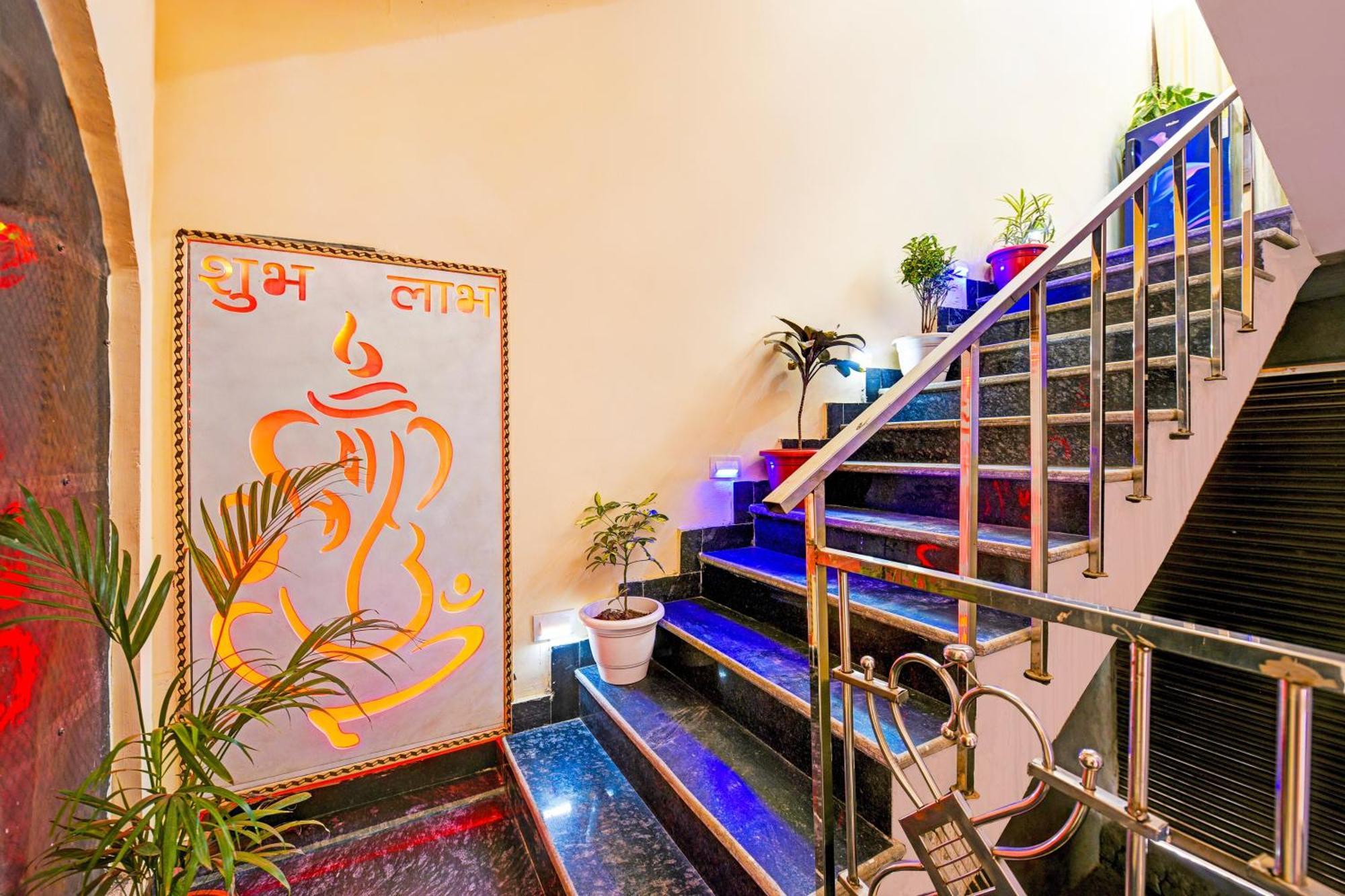 Hotel O Aj Star Hotel Фаридабад Екстериор снимка