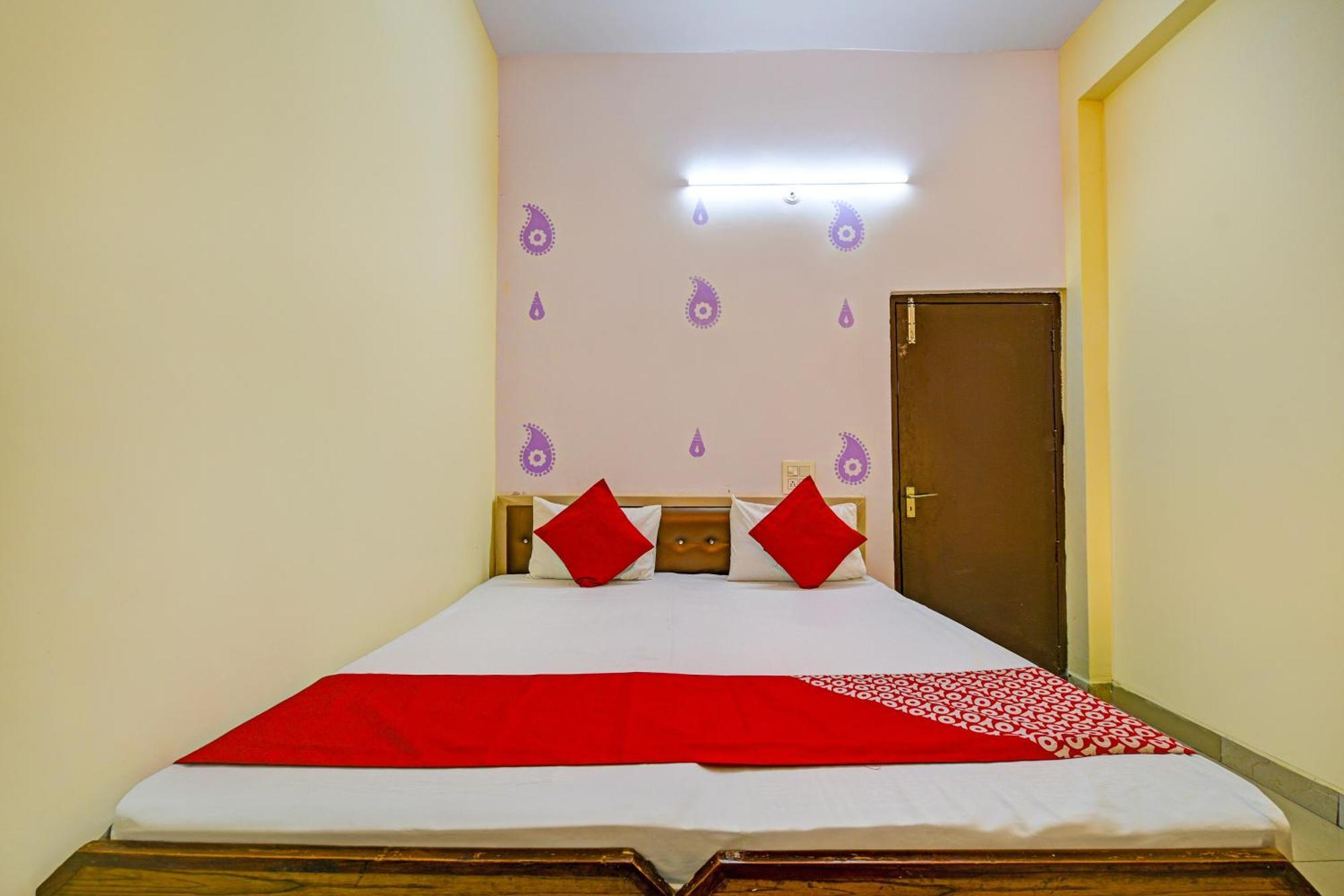 Hotel O Aj Star Hotel Фаридабад Екстериор снимка