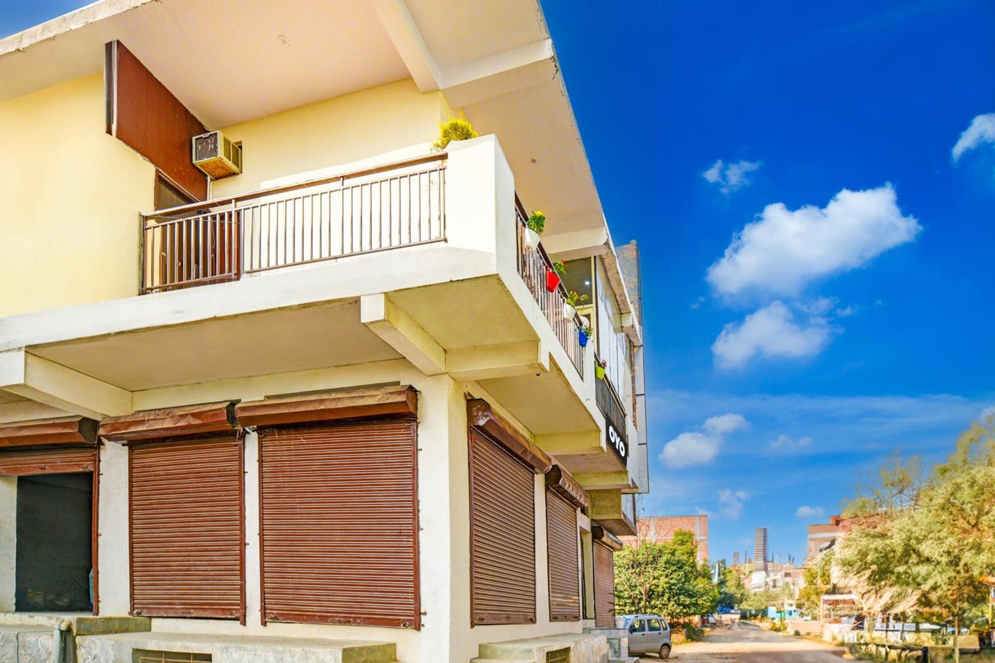Hotel O Aj Star Hotel Фаридабад Екстериор снимка