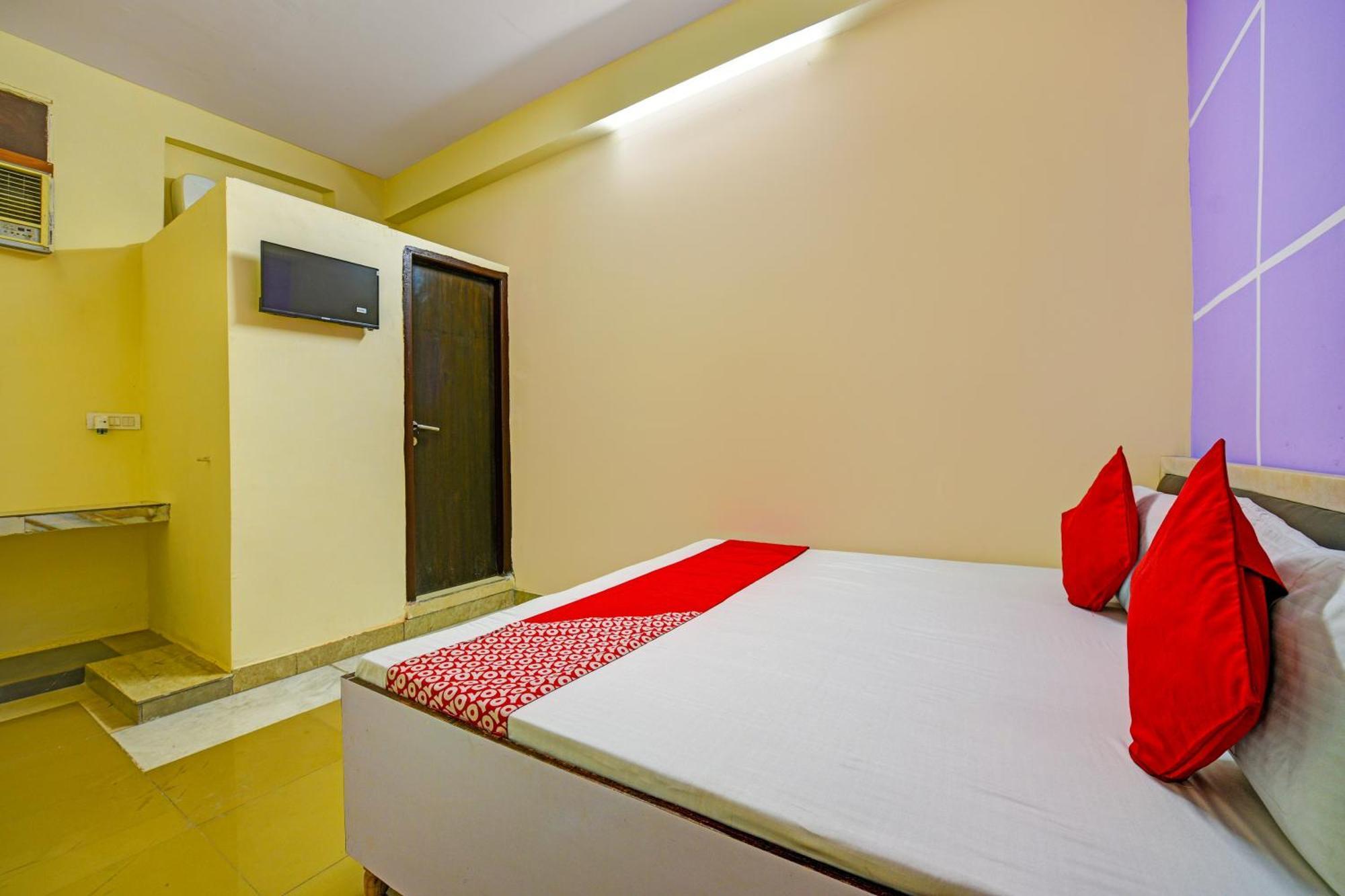 Hotel O Aj Star Hotel Фаридабад Екстериор снимка