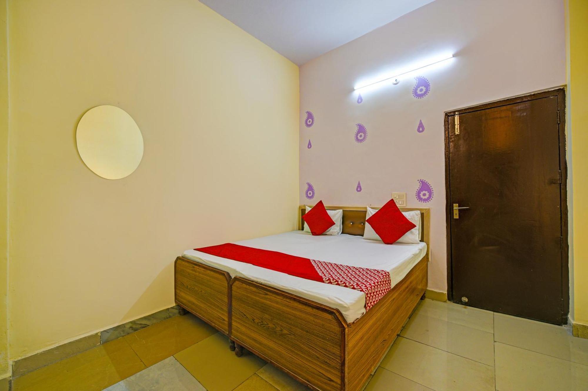 Hotel O Aj Star Hotel Фаридабад Екстериор снимка